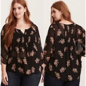 Torrid Chiffon Pintuck top size 00/medium